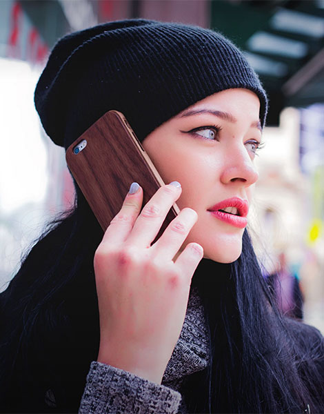 Frau mit Telefon