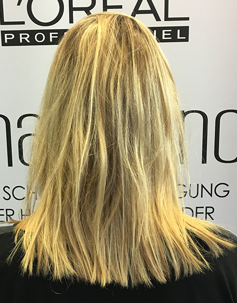 Vor der Smartbond-Anwendung wirken die Haare stumpf.