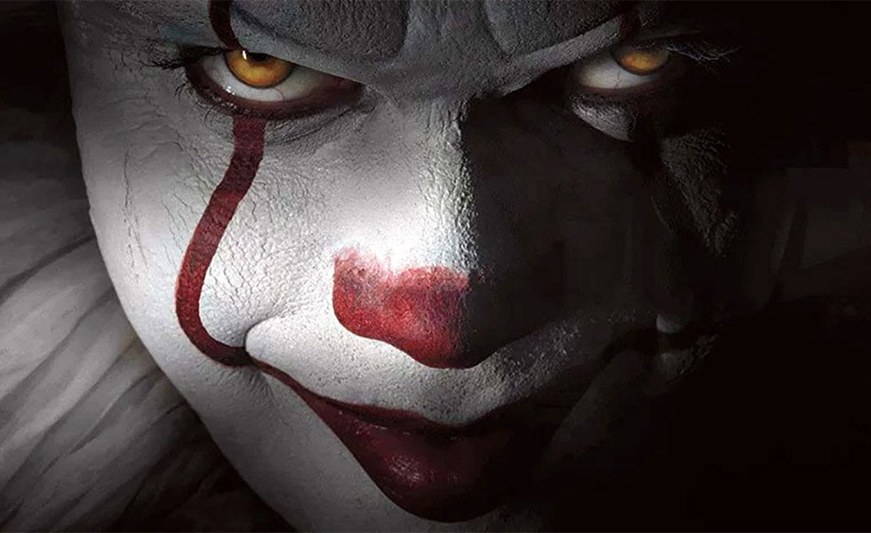 2017 kommt das Remake von Stephen Kings ES: In der Hauptrolle: Clown Pennywise (Bill Skarsgård)