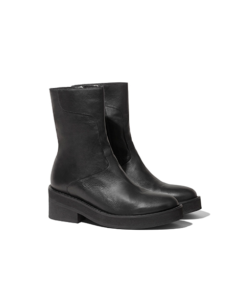 Die neue Studio Kollektion von H&M besticht durch schwarze It-Pieces.