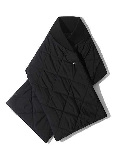 Die neue Studio Kollektion von H&M besticht durch schwarze It-Pieces.