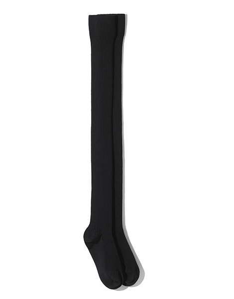 Die neue Studio Kollektion von H&M besticht durch schwarze It-Pieces.