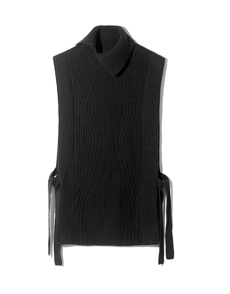 Die neue Studio Kollektion von H&M besticht durch schwarze It-Pieces.