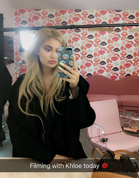 Kylie Jenner deutet das Geschlecht ihres kommenden Babys an.