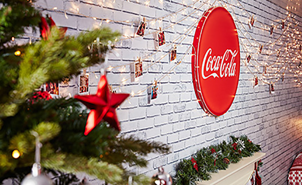 OMG! DU kannst jetzt für eine Nacht im Christmas-Truck von Coca-Cola übernachten!