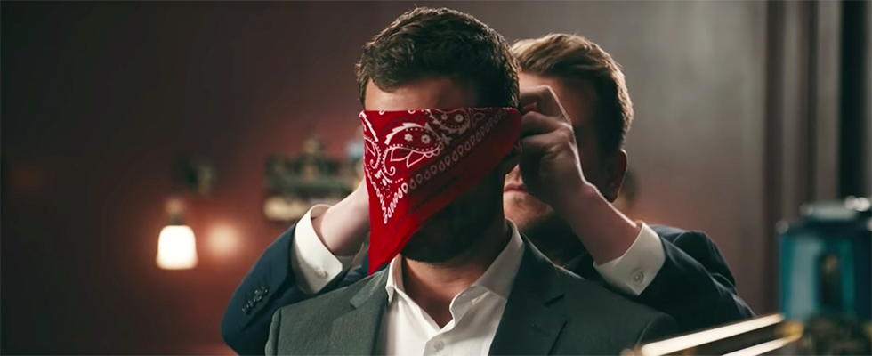 SO WITZIG! James Corden und Jamie Dornan drehen die Spielzimmer-Szene von „50 Shades of Grey“ nach