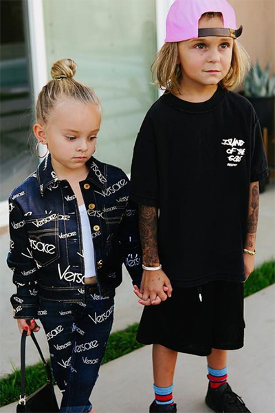 Cuteness overload!! Wir haben die Mini-Version von Justin Bieber und Hailey Baldwin gefunden