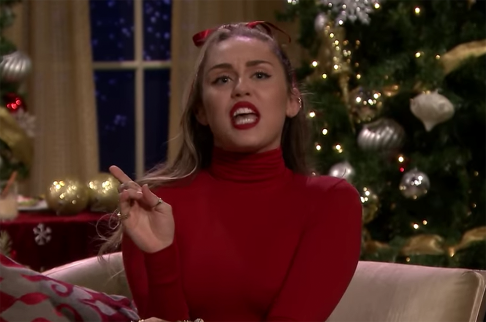 Miley Cyrus hat „Santa Baby“ mal eben ein feministisches Update verpasst – und es wurde Zeit!
