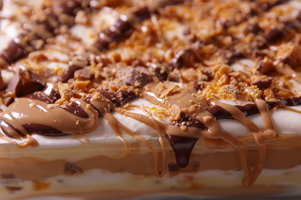 Erdnussbutter-Lasagne mit Cookies UND Schlagsahne? Wir sind im Food-Himmel!